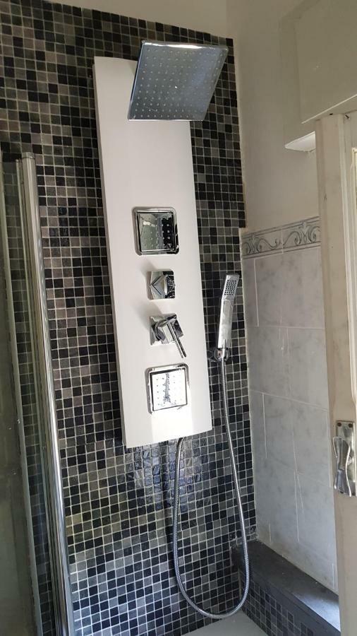 Piero'S Apartment Карбония Экстерьер фото